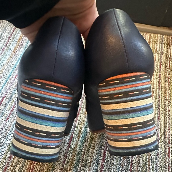 Fluevog NEARLY NEW Greater Expectations Pettitt navy geometric slip on pump -8 - Picture 7 of 16